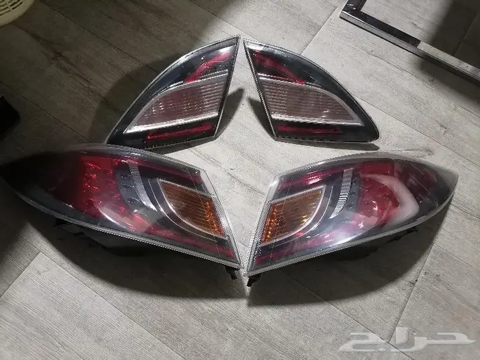 الانوار الخلفيه طقم مازدا موديل2009 الي2012 1