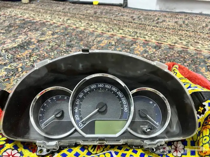 بعض من قطع وإكسسوارات كورلا 2015 1