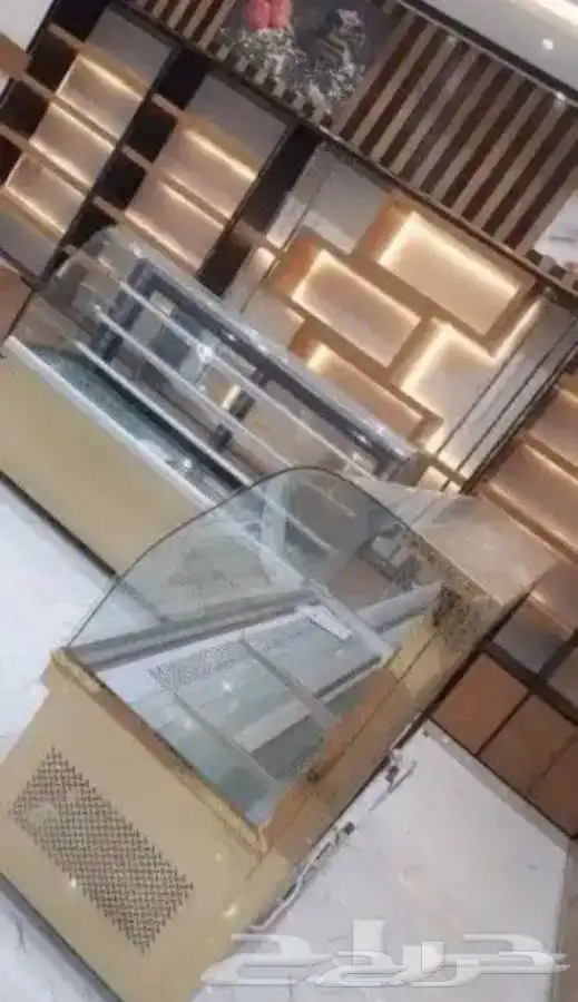 ثلاجات عرض ALFURAT للحلويات ذهبي 5