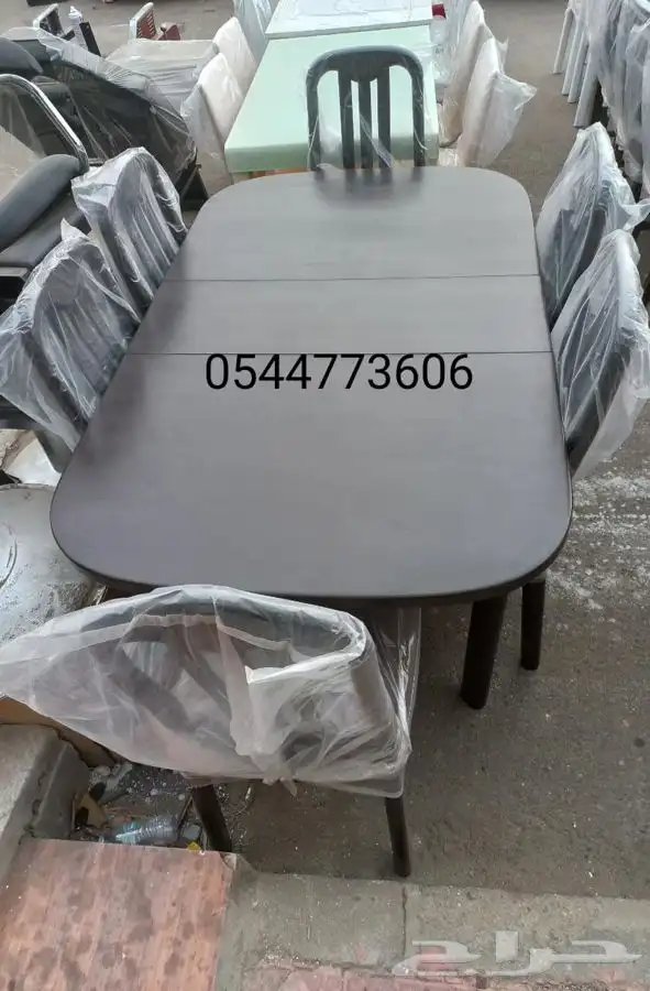طاولة طعام 12