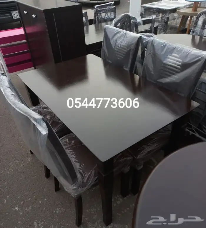 طاولة طعام 8