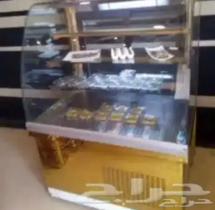 ثلاجات عرض ALFURAT للحلويات ذهبي 1