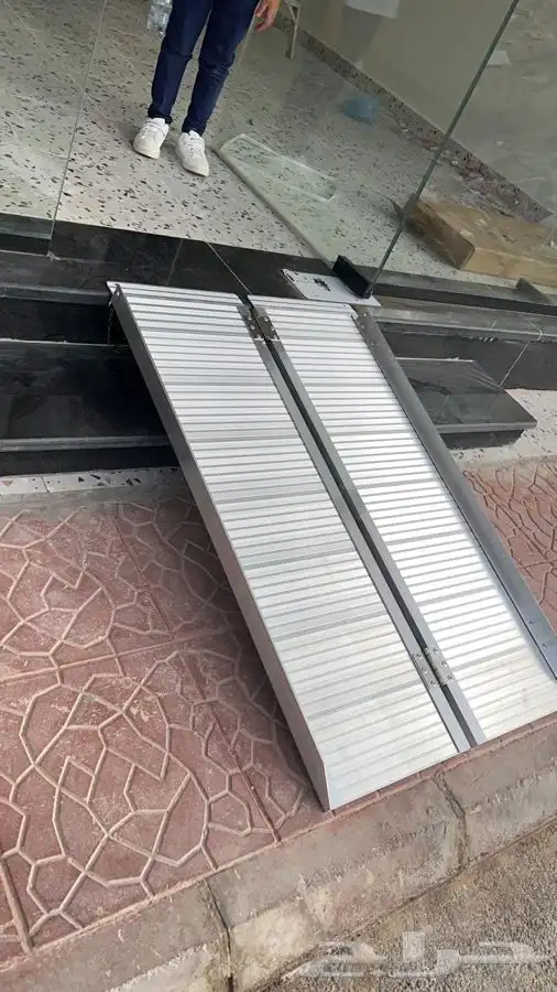 ممر درج للكراسي منحدر درج للكراسي المتخركة 7