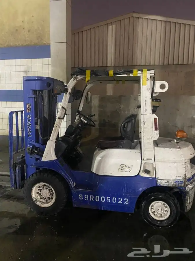 فور كلفت رافعه شوكية للايجار بالمشوار باليوميه 16