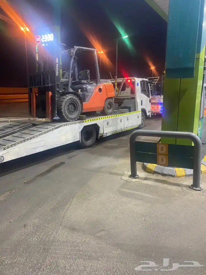 فور كلفت رافعه شوكية للايجار بالمشوار باليوميه 8