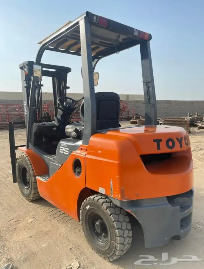 فور كلفت رافعه شوكية للايجار بالمشوار باليوميه 0