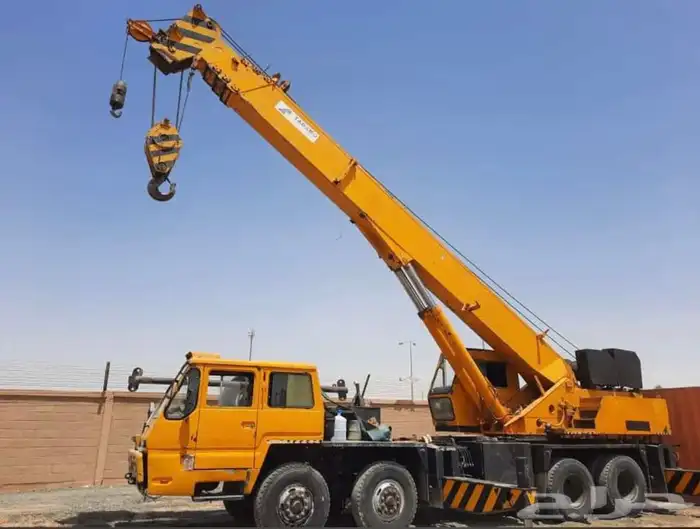 فور كلفت رافعه شوكية للايجار بالمشوار باليوميه 9