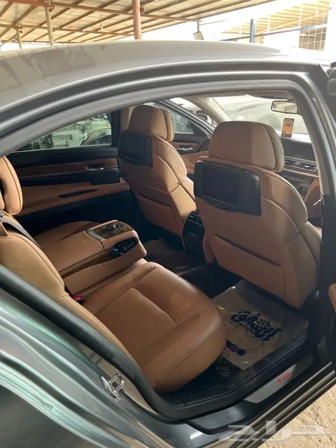 بي ام دبليو 750 2011 10