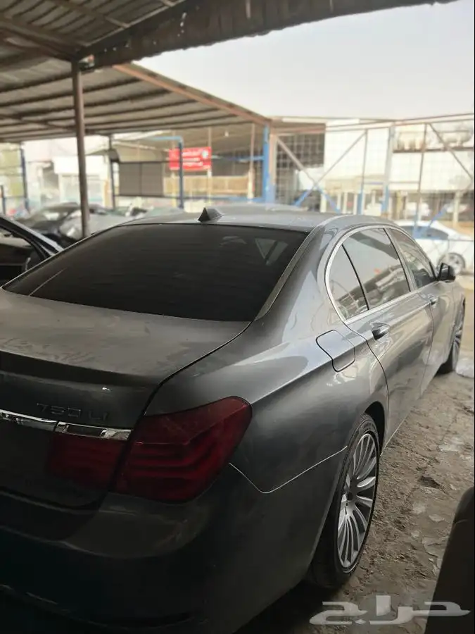 بي ام دبليو 750 2011 6