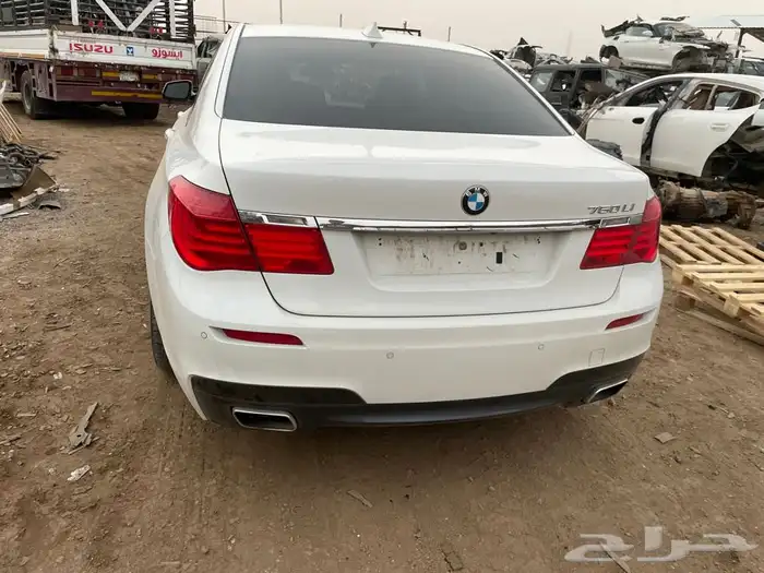 قطع  مرسيدس  وبي أم0558101848 تشليح الحاير  32