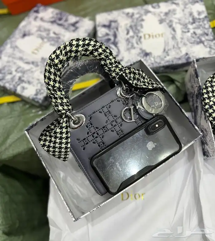 دبل كارتير اساور شنط درجه اولى شنط مدرسه شوزات مدرسه سبورت 7