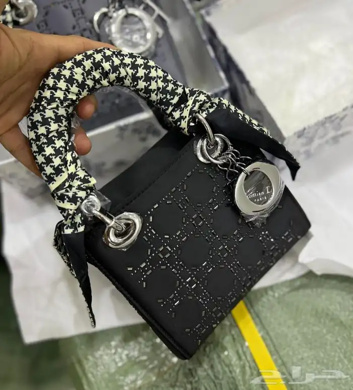 دبل كارتير اساور شنط درجه اولى شنط مدرسه شوزات مدرسه سبورت 10