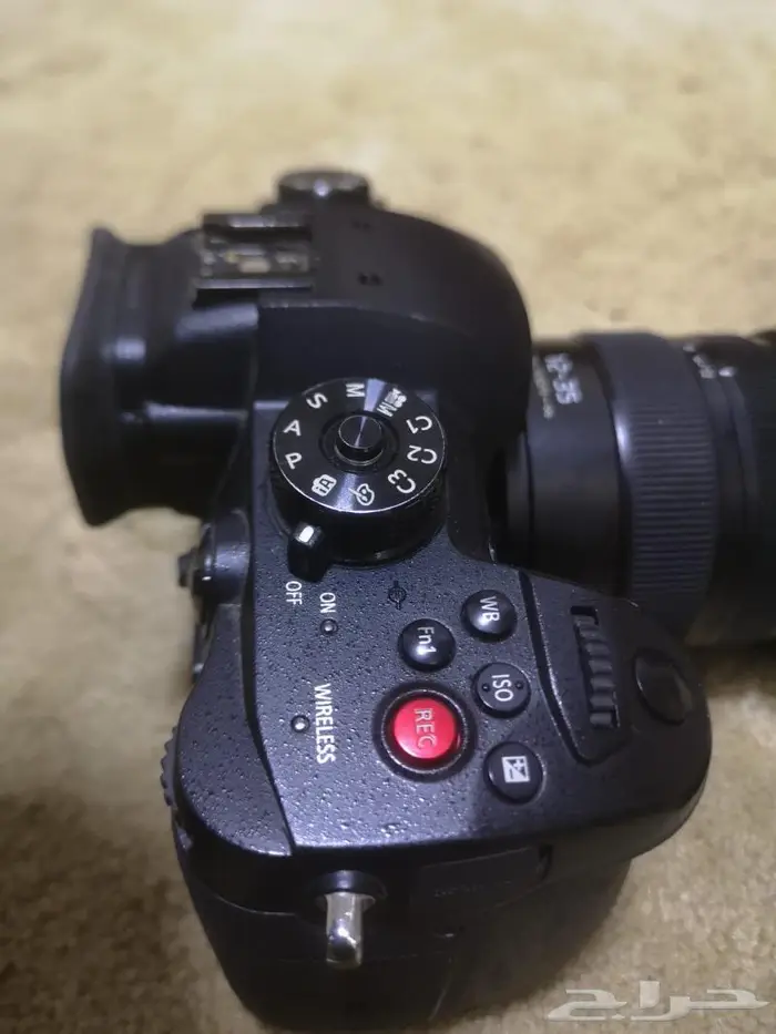 للبيع كاميرا PANASONIC GH5s و3 بطاريات وعدستي 2