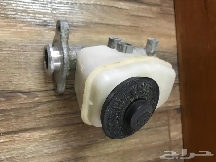 للبيع قطع غيار تويوتا هايلوكس موديل 1998 3