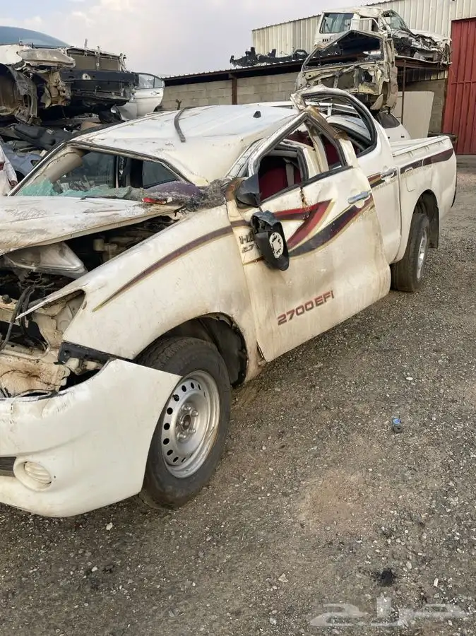 هايلكس 2014 لبيع قطع غيارها 1