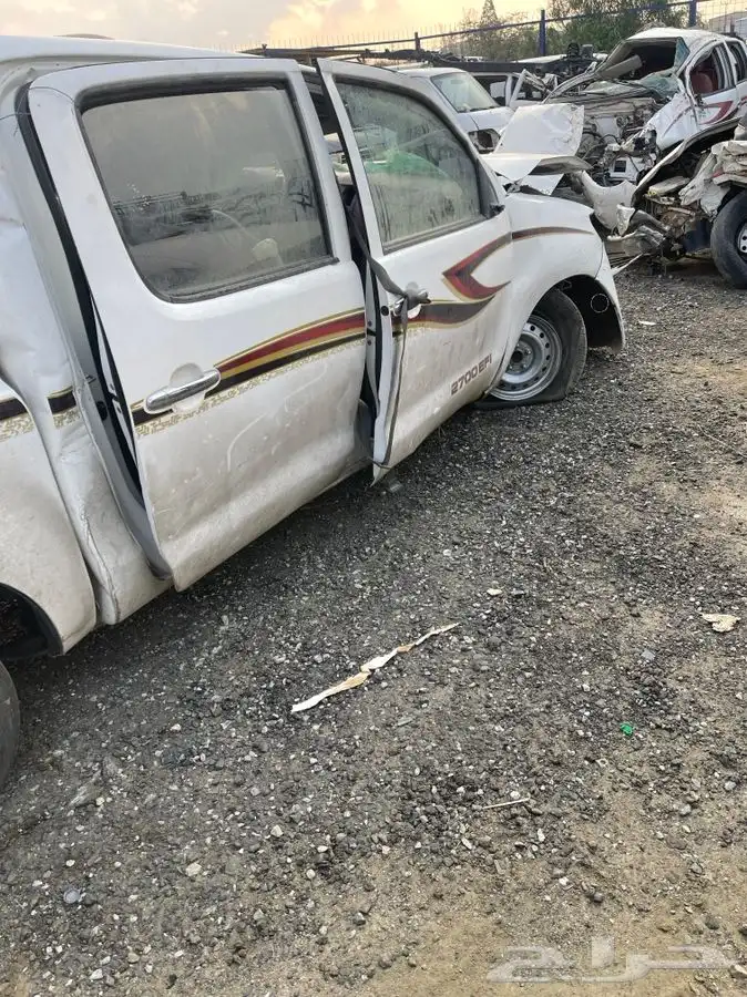 هايلكس 2014 لبيع قطع غيارها 6