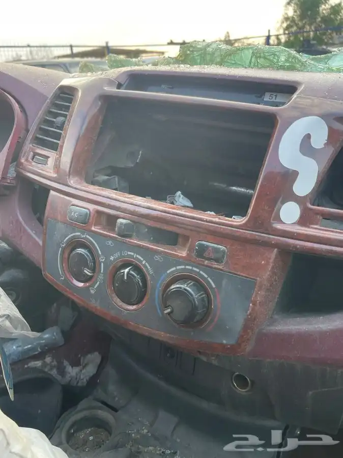 هايلكس 2014 لبيع قطع غيارها 4