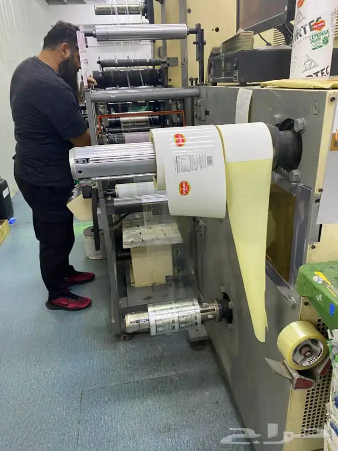 طباعة رول ستيكر وملصقات 8