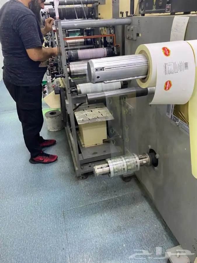 طباعة رول ستيكر وملصقات 9