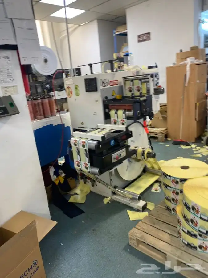 طباعة رول ستيكر وملصقات 1