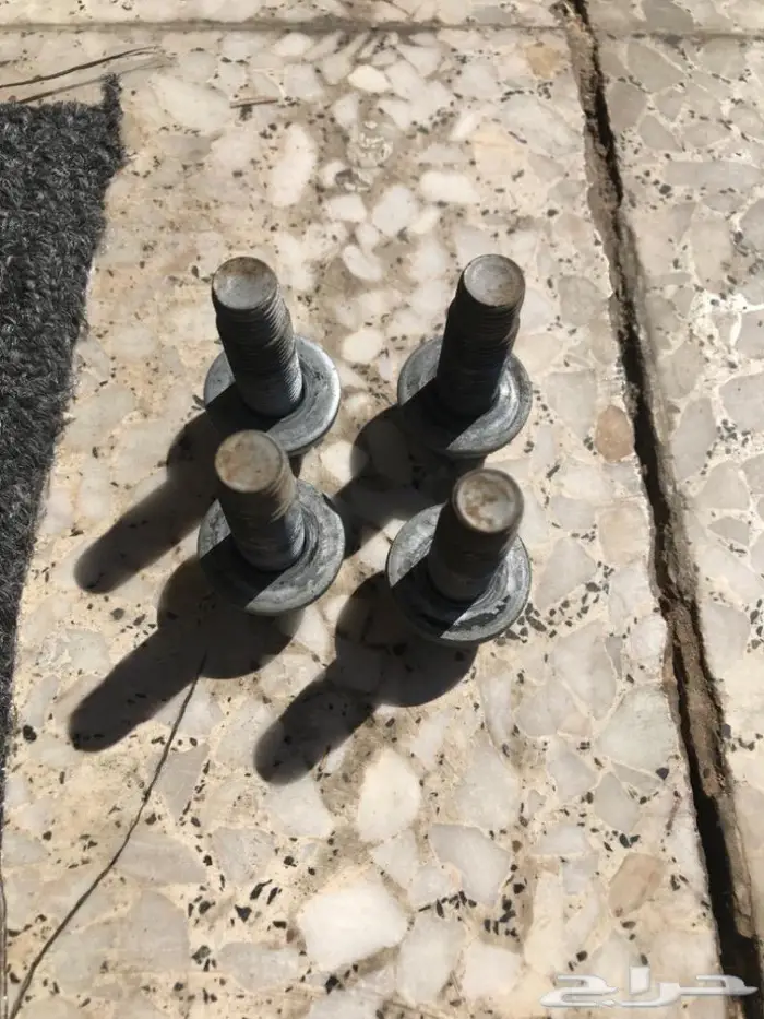 للبيع قطع غيار تويوتا هايلوكس موديل 2015 15