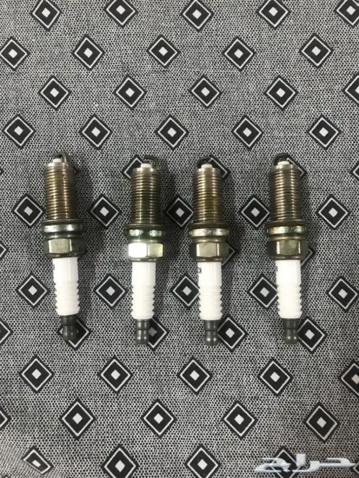 للبيع قطع غيار تويوتا هايلوكس موديل 2015 9