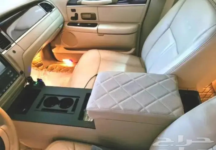 تكايات لنكون وفكتوريا وماركيز 0