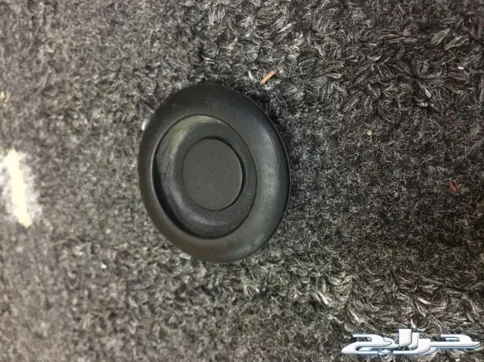 للبيع قطع غيار تويوتا هايلوكس موديل 2015 0