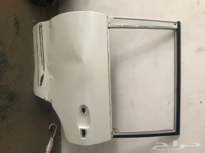 للبيع باب تويوتا لاندكروزر موديل 2017 اصلي 0