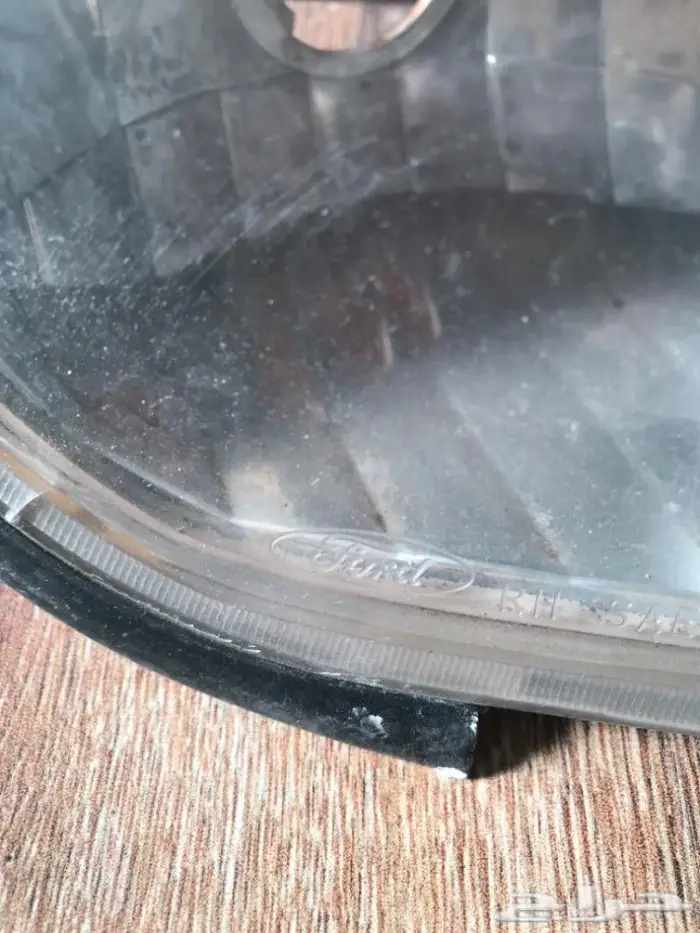 للبيع قطع غيار فورد جراند ماركيز موديل 2002 22