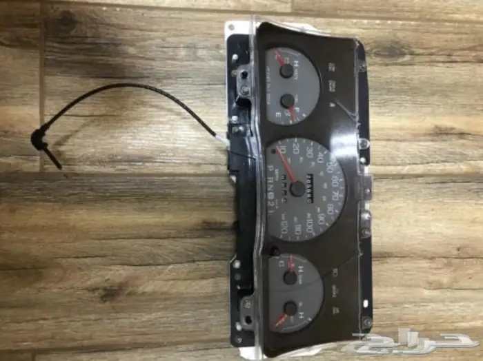 للبيع قطع غيار فورد جراند ماركيز موديل 2002 7