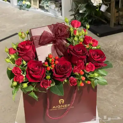 مندوب هدايا وورد توصيل طلبات قطع غيار طلبات 18