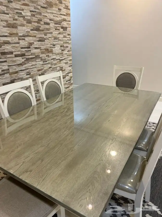 طاولة طعام 2