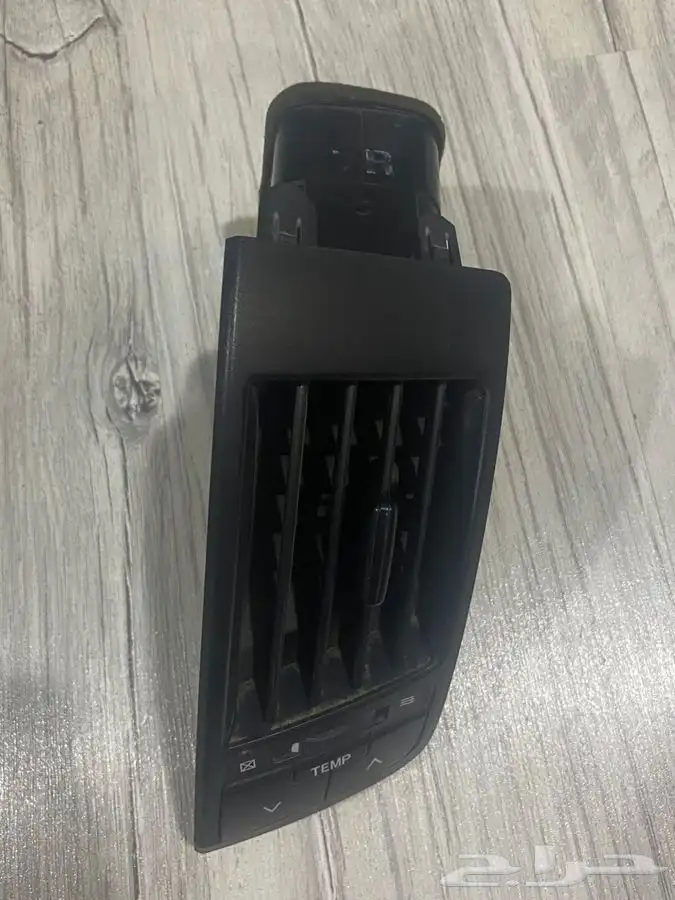 ريش مكيف لاندكروزر اصلي 1