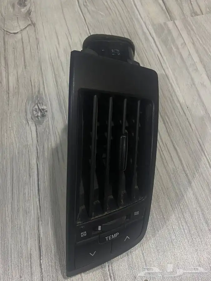 ريش مكيف لاندكروزر اصلي 4