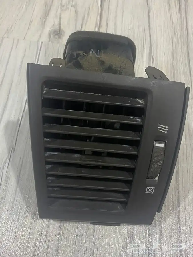 ريش مكيف لاندكروزر اصلي 3