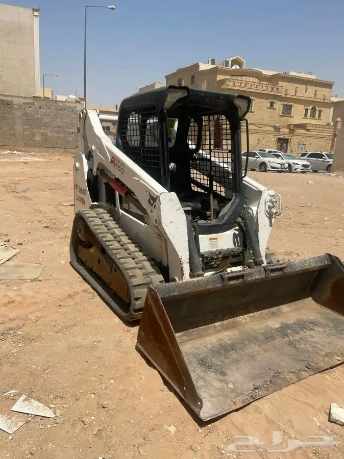 تأجير معدات بكلينات صغيره وبوبكاتات جنزير وبوبكات عادي 9