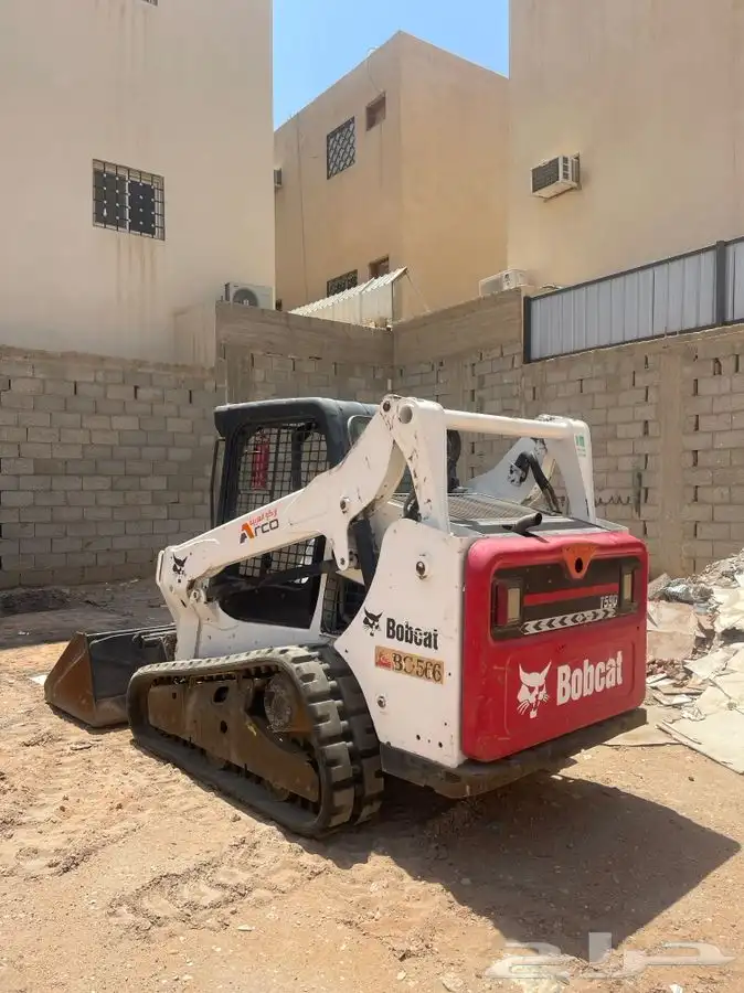 تأجير معدات بكلينات صغيره وبوبكاتات جنزير وبوبكات عادي 1