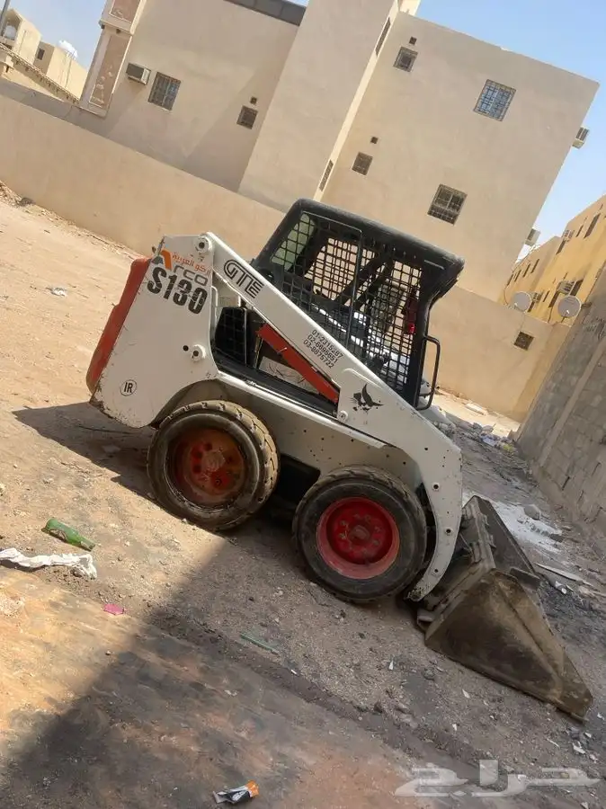 تأجير معدات بكلينات صغيره وبوبكاتات جنزير وبوبكات عادي 5