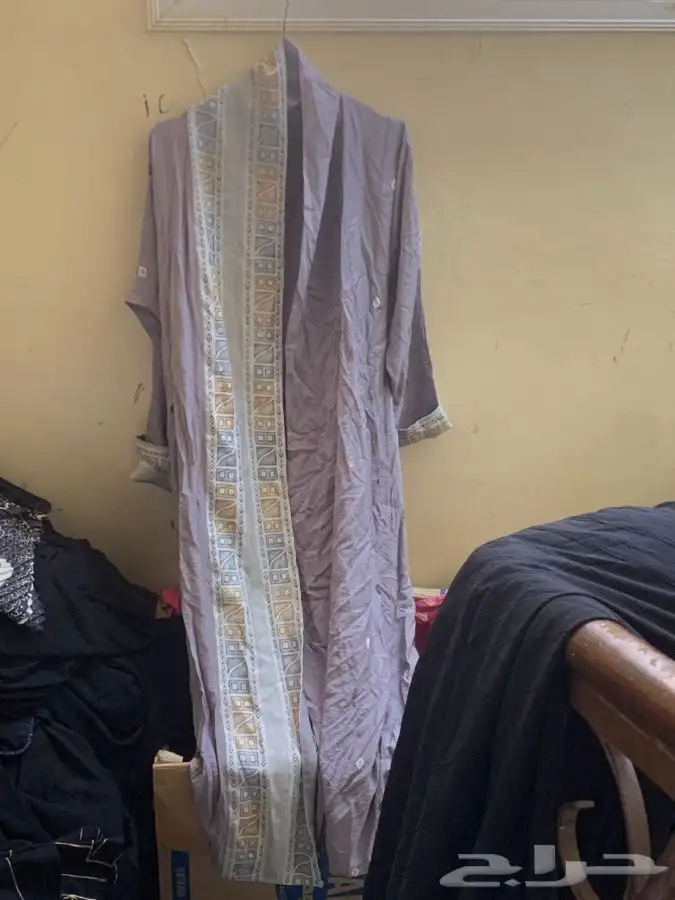 جلابيات وعبايات وملابس نسائية شبه جديدة 74