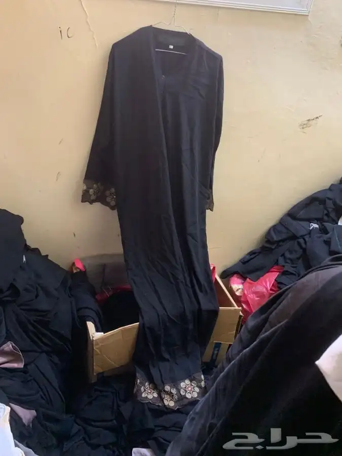 عبايات مستعملة فخمة درجة ممتازة 41