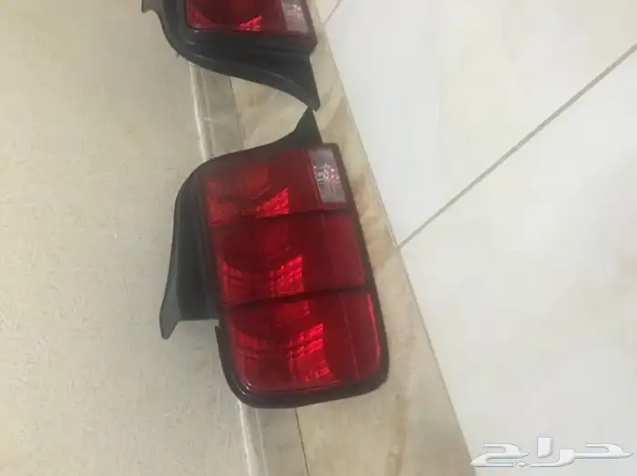 اسطبات فورد مستنج خلفية أصلية 3