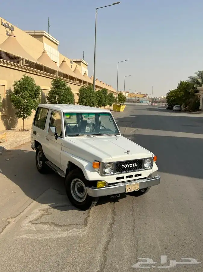 للبيع تايوتا ربع مخزن 1989 0