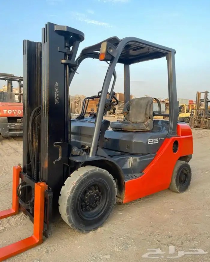 لدينا رافعات شوكية فور كلفت للايجار بانواعها 8