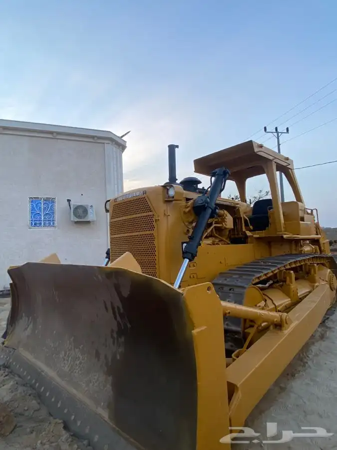للبيع بلدوزر D8K نظيف جدا ماشاء الله أخو الجديد 3