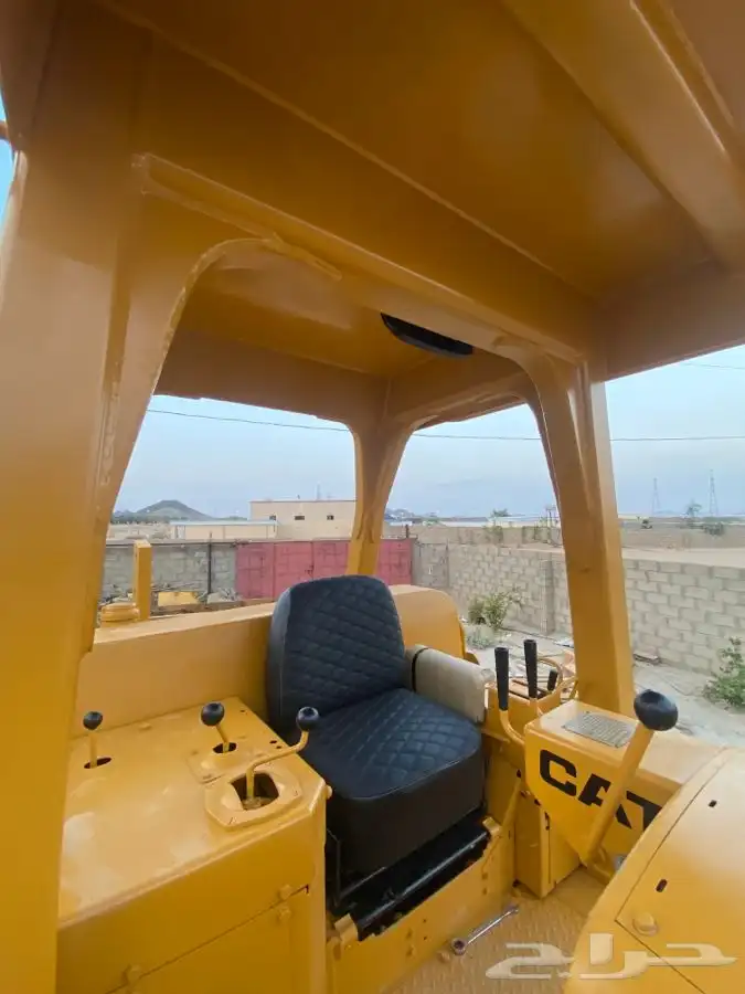 للبيع بلدوزر D8K نظيف جدا ماشاء الله أخو الجديد 5