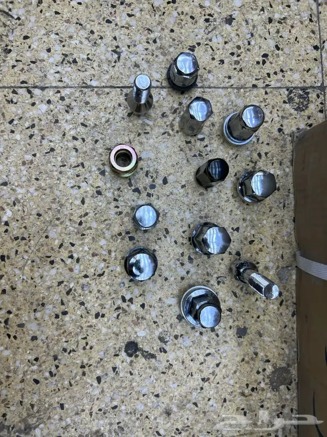 صواميل جديد تجاري درجة أولى جميع أنواع السيارات 3