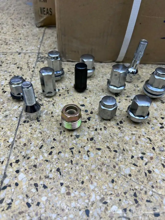 صواميل جديد تجاري درجة أولى جميع أنواع السيارات 1