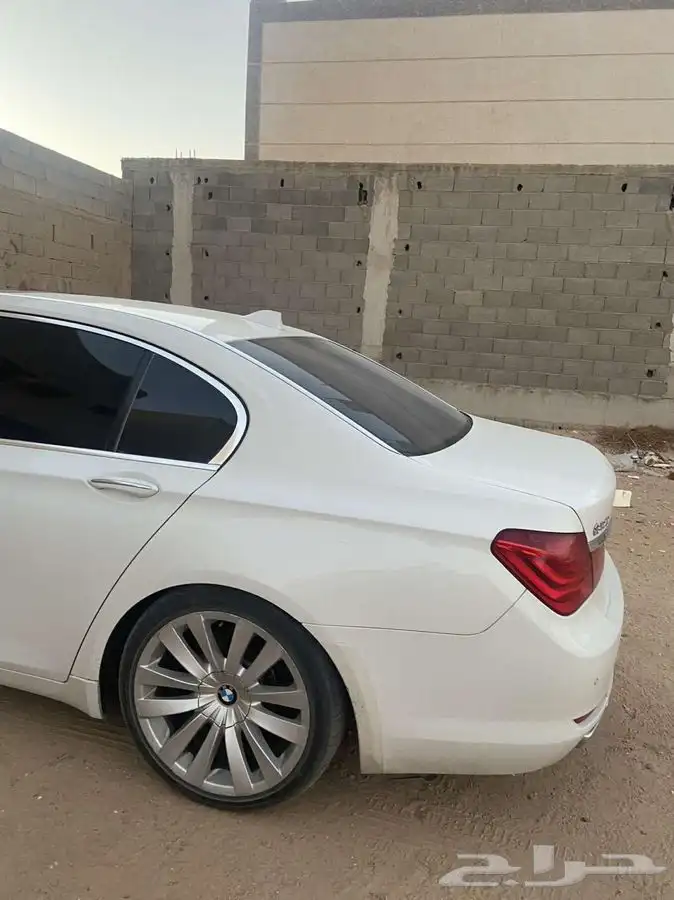 قطع  مرسيدس  وبي أم0558101848 تشليح الحاير  45