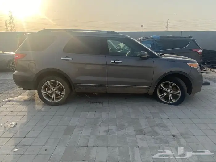 2014 فورد اكسبلورر قطع غيار فقط فل ليمتد 2